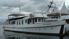 72' classic wooden motor yacht Invader