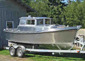 Full Displacement Low Speed Power Cruiser 