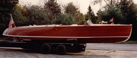 Rooster, 31' cold-molded mahogany surface drive speedboat