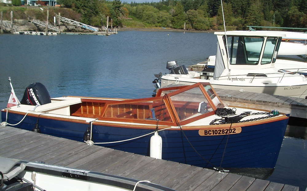 16 lapstrake speedboat. classic styling, good performance