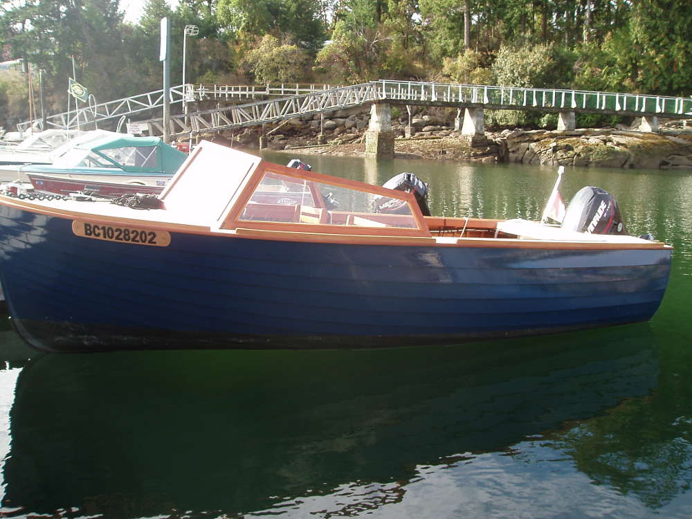 16 Lapstrake Speedboat. Classic Styling, Good Performance 